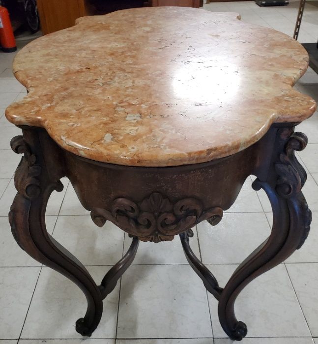 Mesa em Madeira Maciça c/Tampo em Pedra
