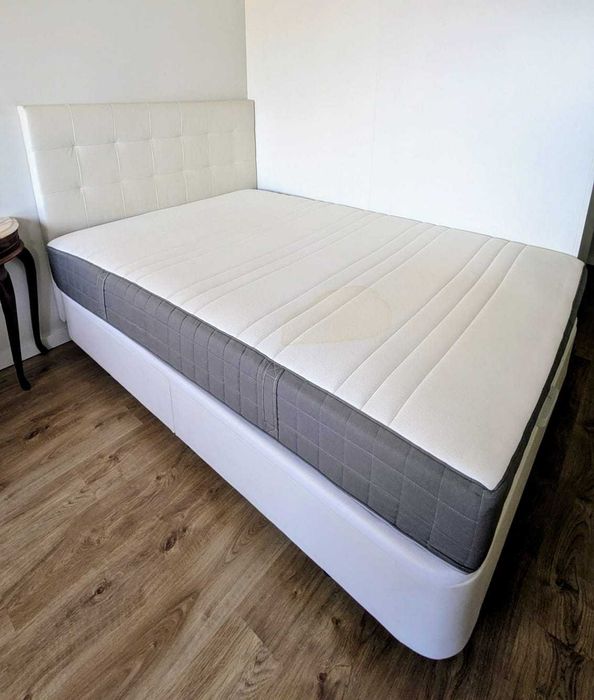Cama IKEA KVITSÖY 1,40x2m-ótimo estado, com arrumação e pés reguláveis