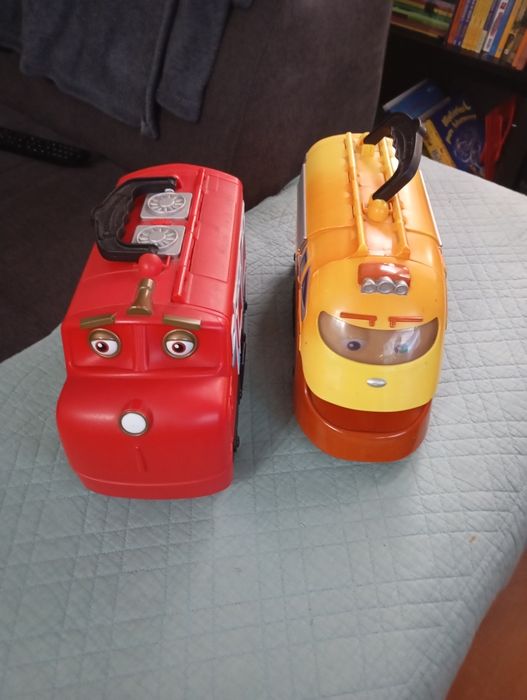 Caixa, pista  e carrinhos hotweels