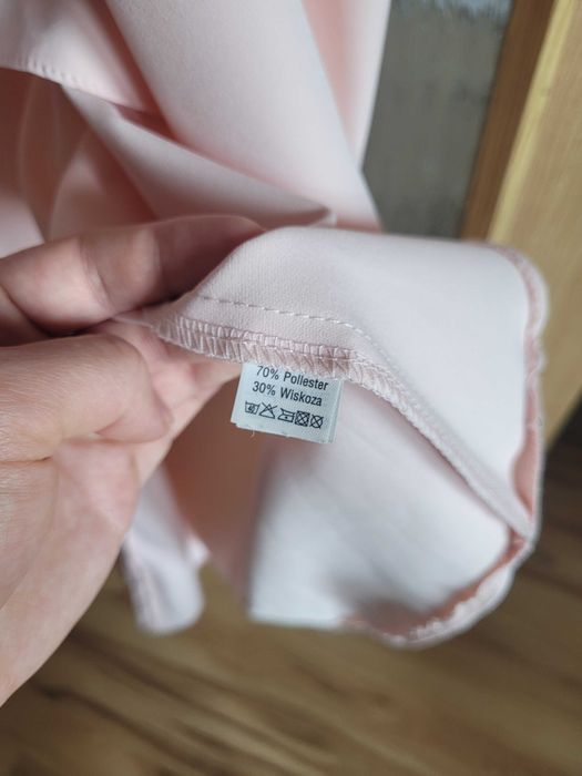 Elegancka sukienka asymetryczna