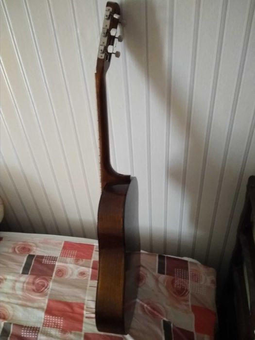 Продам гитару 6-ти струнка