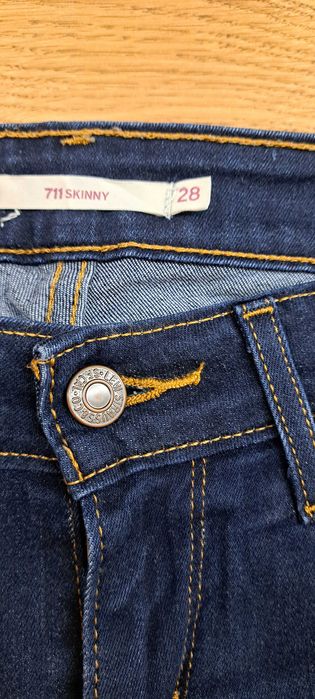 Jeansy Levi's W28 L30 711 Skinny