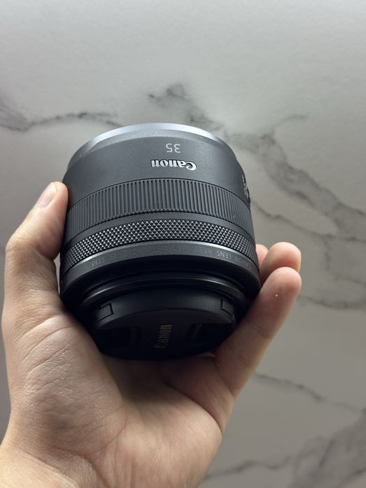 Обʼєктив Canon 35mm f1.8 macro