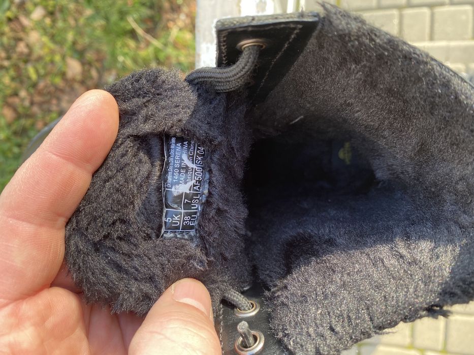 Dr. Martens оригінал.