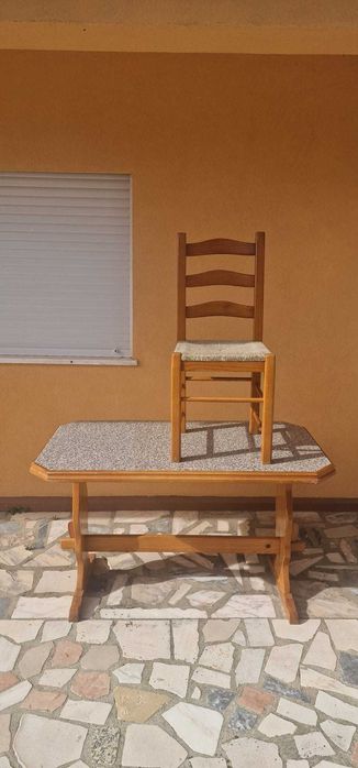 Mesa + 4 cadeiras