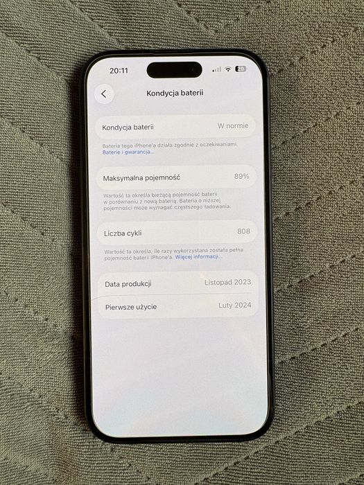 Iphone 15 bateria 89%