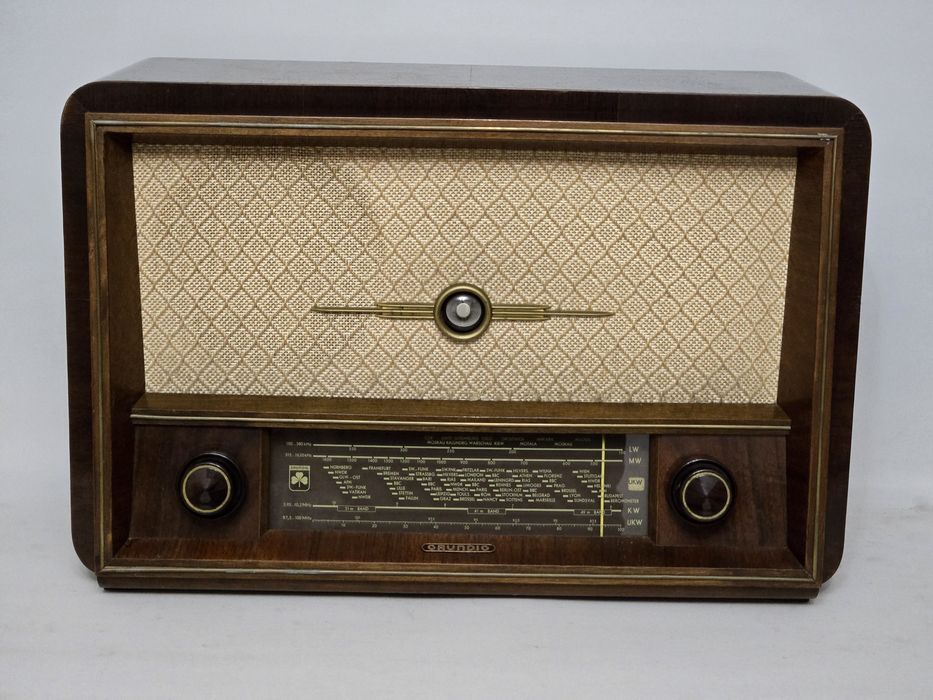 Rádio antigo reparado Grundig