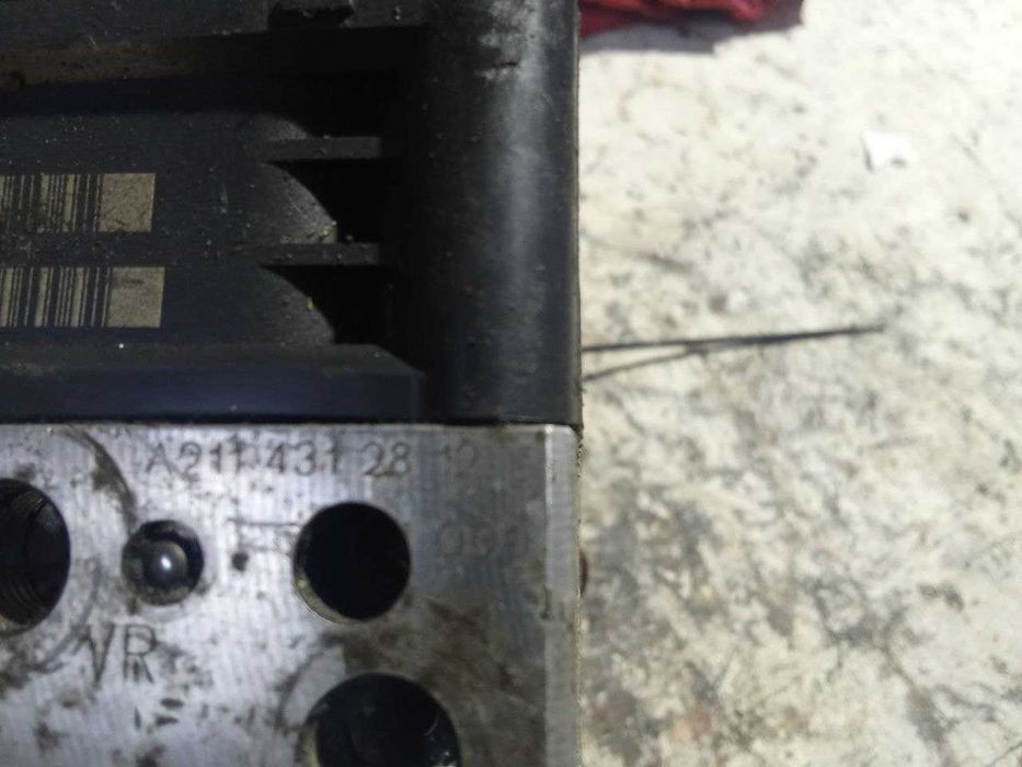 Блок керування ABS W211 W219 OM642