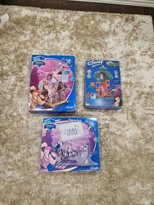 Disney Heroes/Adventures Famosa