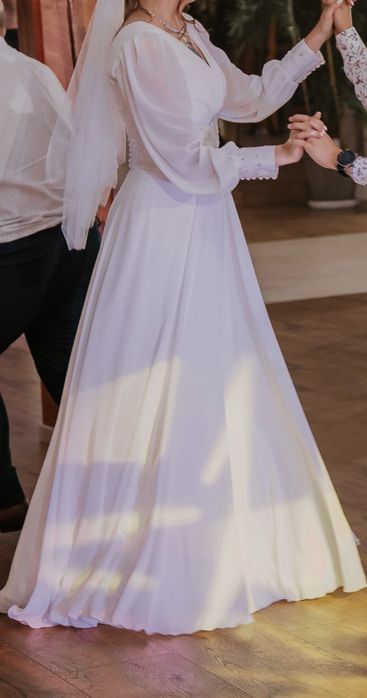 Piękna suknia ślubna Boho dla wysokich