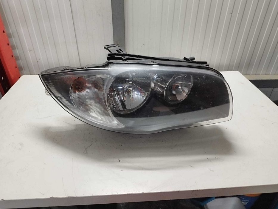 Farol direito BMW 1 (E87)