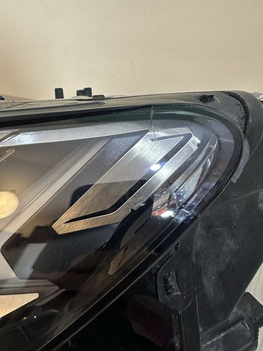 Фара Audi Q4 E-tron