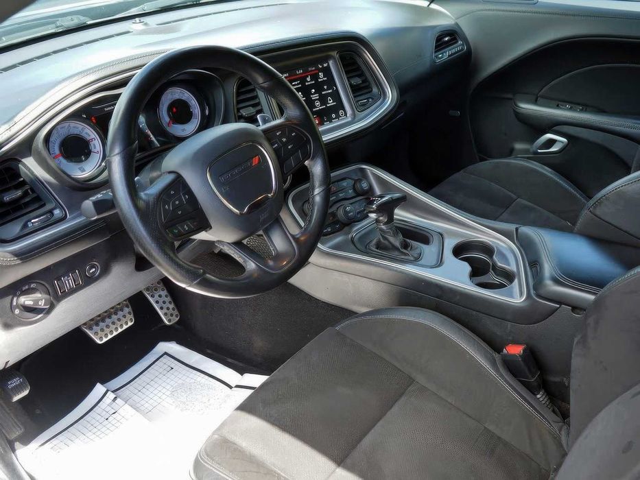 Dodge Challenger      2020