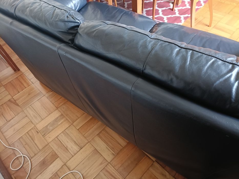 Vendo Sofá   100% Pele Bom estado