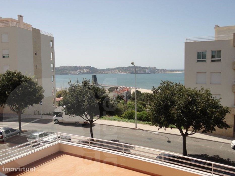 Duplex T3 em Oeiras, vista Rio Tejo