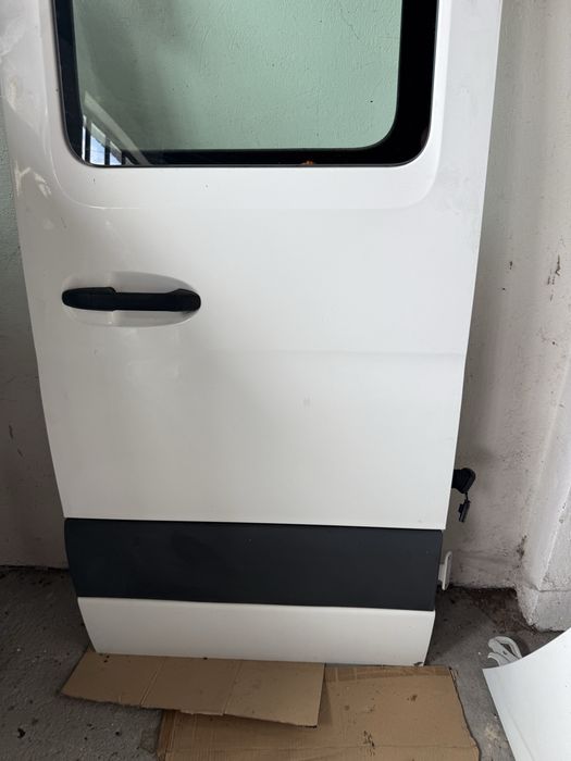 Drzwi tylne tył prawe Doka bubel kabina Sprinter W907 907