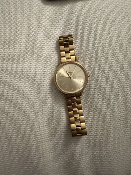 Relogio Nixon dourado