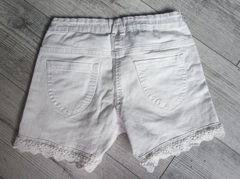 Spodenki jeansowe r. 140-146