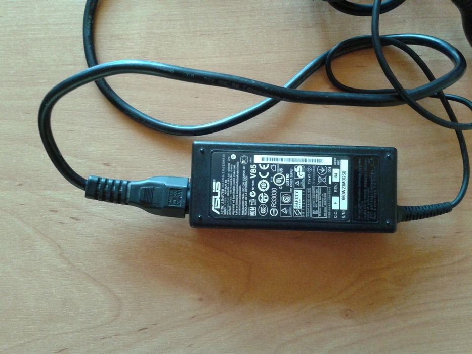 Laptop Asus 4g RAM / dysk 500 GB/ win 7