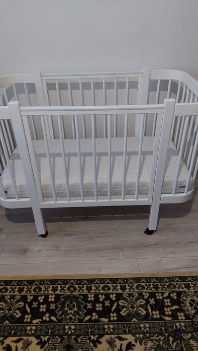 Дитяче ліжко з маятником