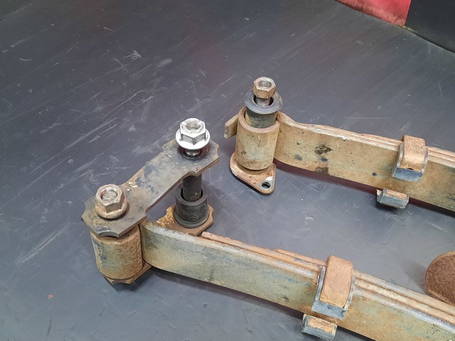 Mola de suspensão trás direita TOYOTA Hilux VI Pick Up (_N14_, _N15_,