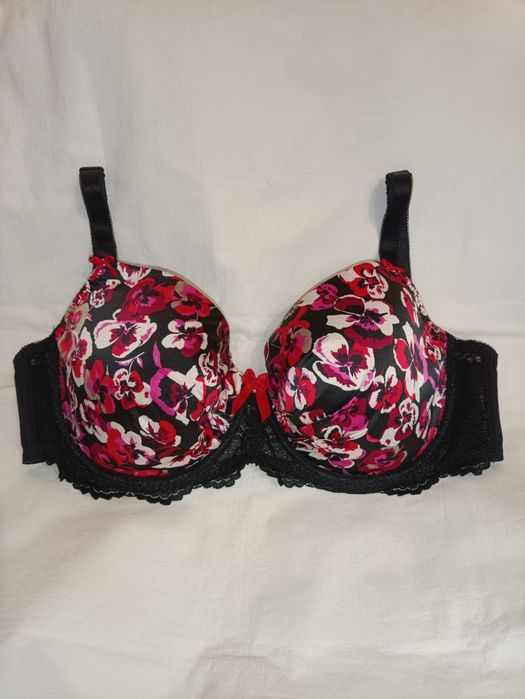 бюстгальтер розміру 80F