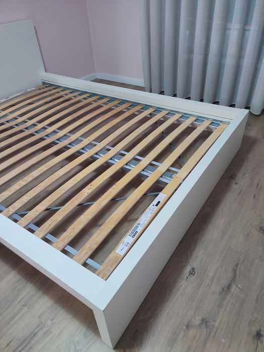 Cama Malm e estrado