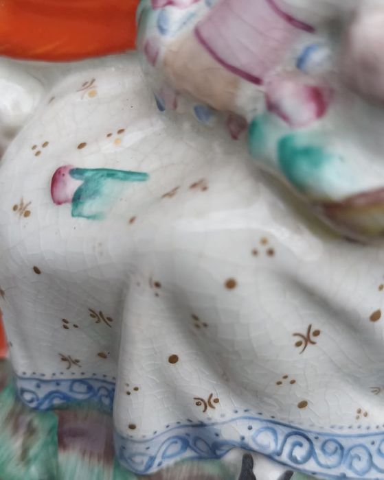 статуэтка  красная шапочка  Стаффордшир,