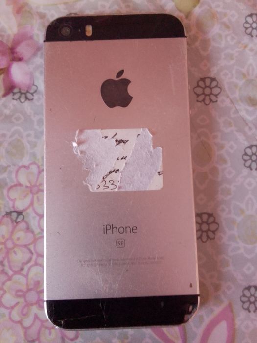 IPhone SE Запчастини 750 грн або обмін.