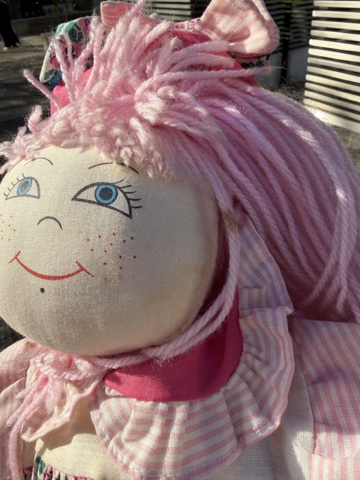 Boneca em pano rosa