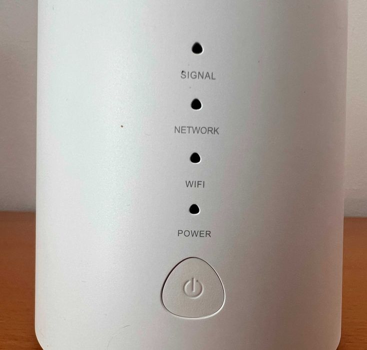 Stacjonarny Router ALCATEL LinkHub LTE cat7 HH71V1 na kartę sim