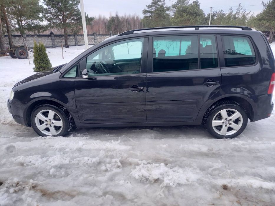 Тоуран 2.0 103 кіловати, коробка автомат.