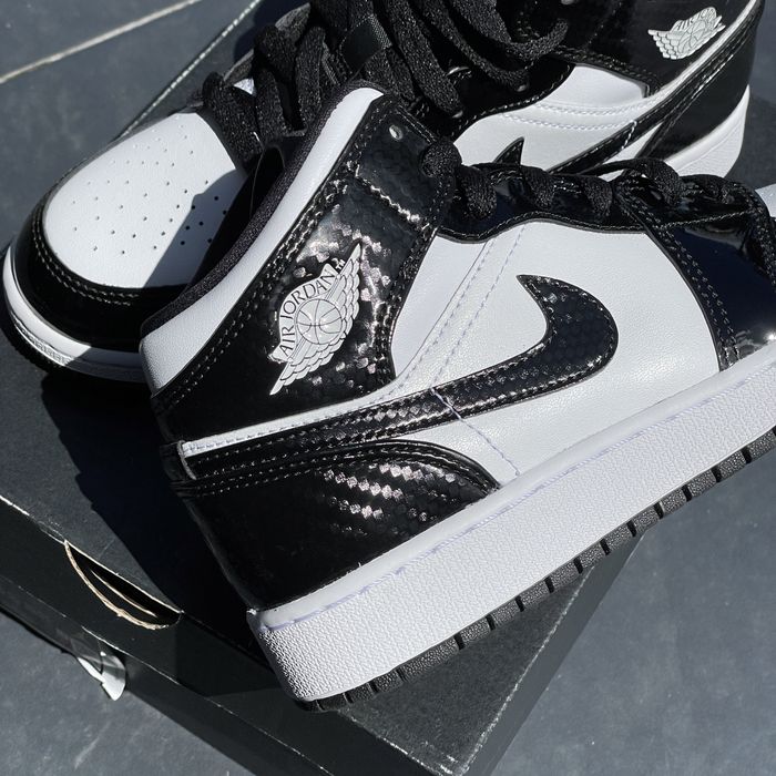 Air Jordan 1 Mid All-Star Carbon Fiber 2021