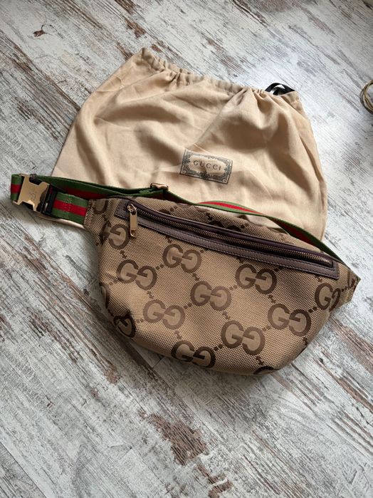 Nerka gucci pojemna .