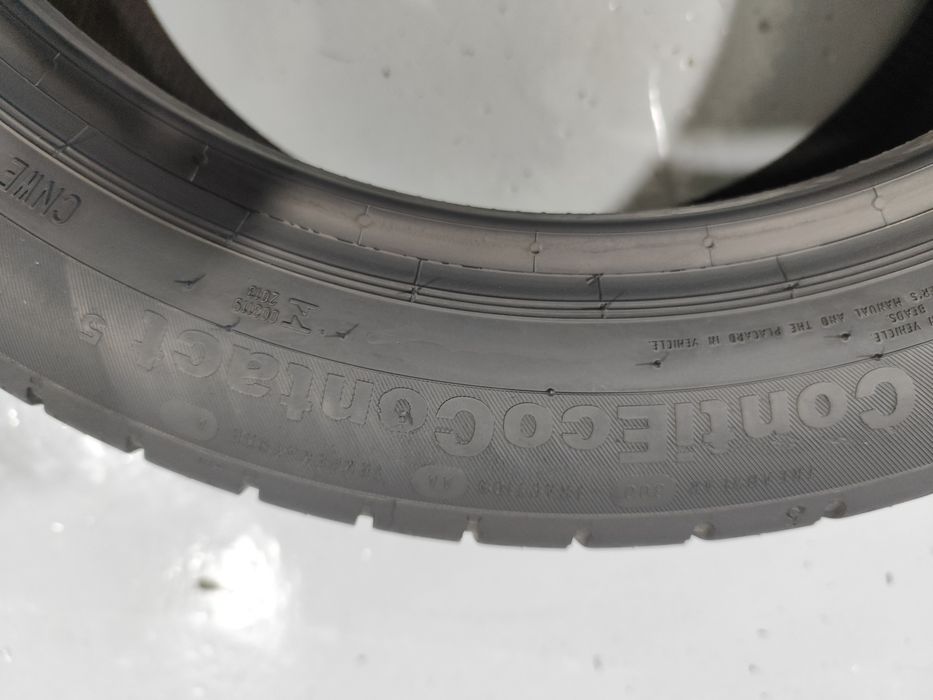 2 pneus semi novos 205-45R16 Continental - Oferta dos portes