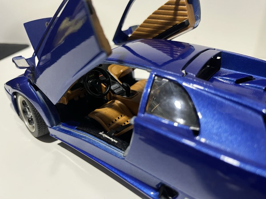 Lamborghini Diablo 1:18 (Descriçao)