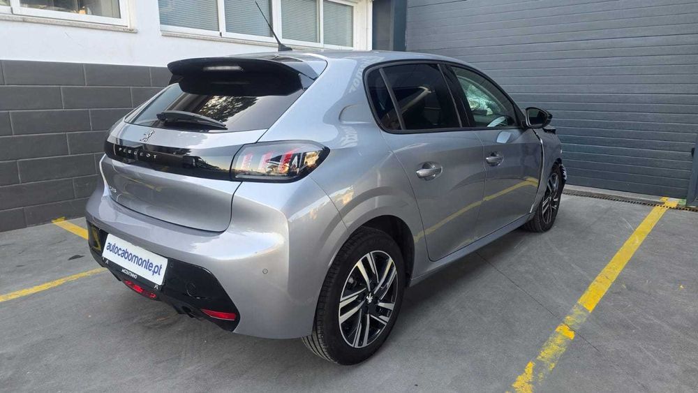 Peugeot 208 1.2 PureTech Allure  -  Salvado