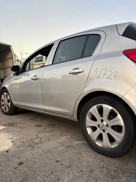 Opel CORSA D  para Peças