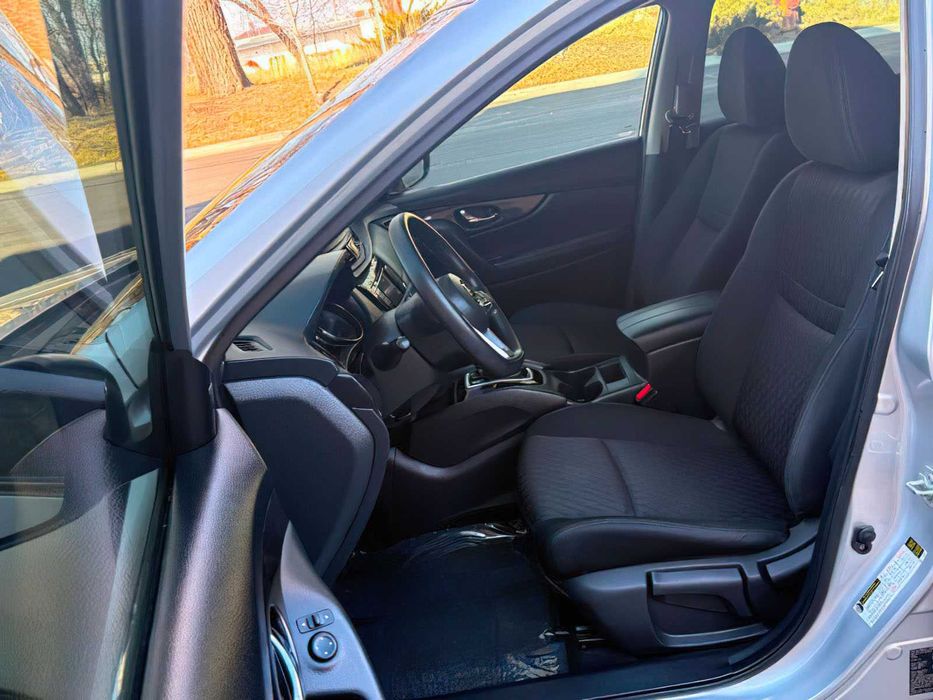 Nissan Rogue S      2018