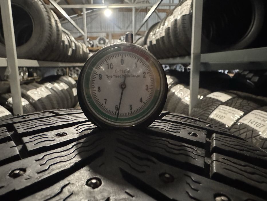Шини зимові Б/У 235/65R17 Michelin X-Ice North 4SUV Шиповані
