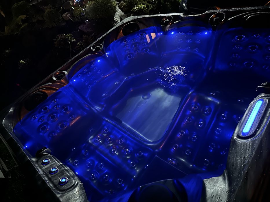 Jacuzzi ogrodowe BALBOA 4x pompa 100 dysz ozon audio LED