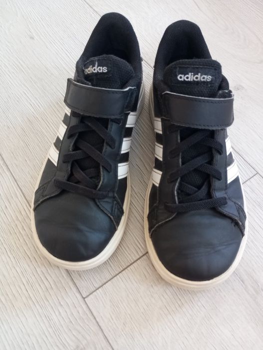 Дитячі кросівки adidas