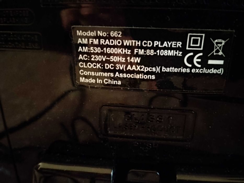 Rádio - Relógio - Leitor CD's - Mod. 662