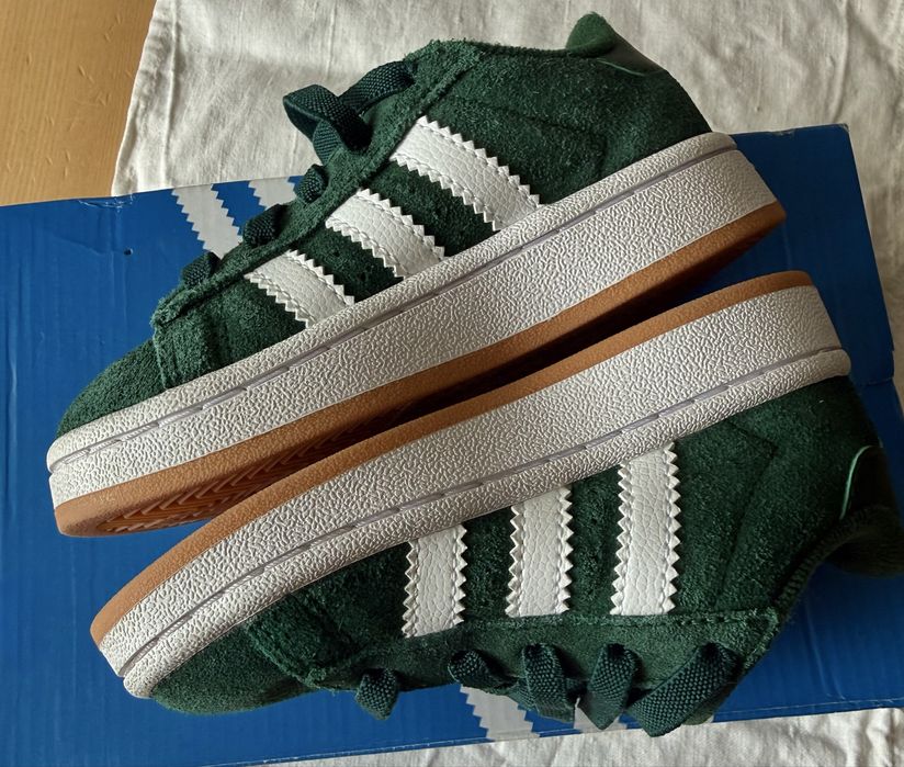 Кросівки adidas 26,5