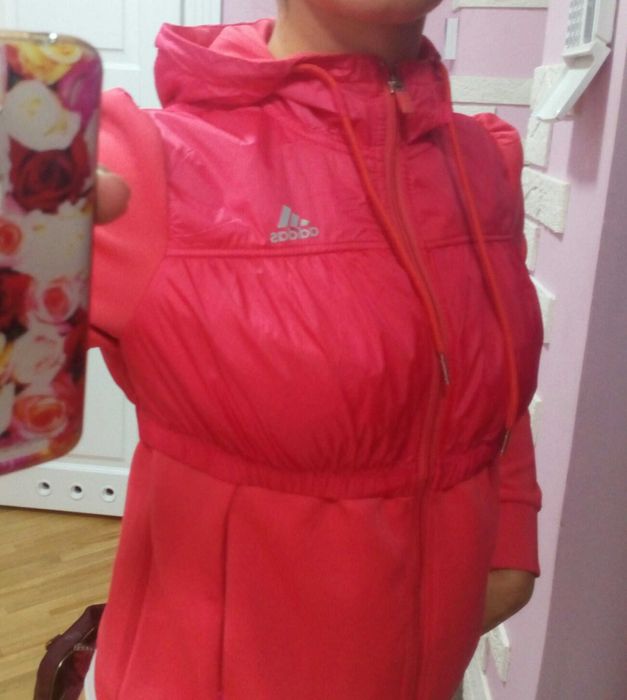 Спортивна курточка бренд adidas