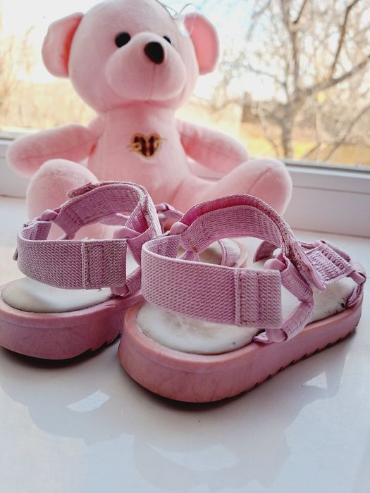 Босоніжки ZARA 23 розмір