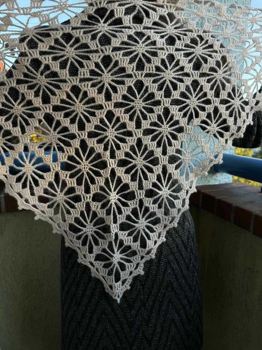 Szal w kolorze broskwiniowym