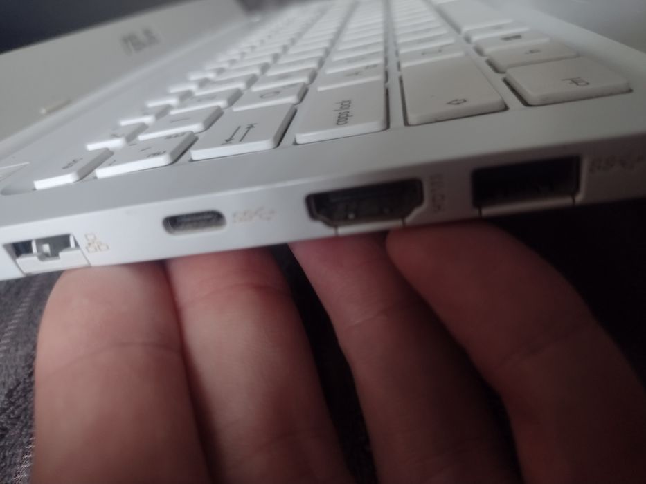 Asus Vivobook FHD SonicMaster 1TB