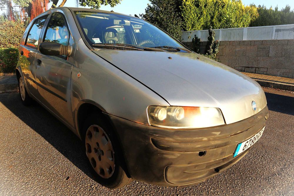 Fiat Punto 2001 com 111 000 km