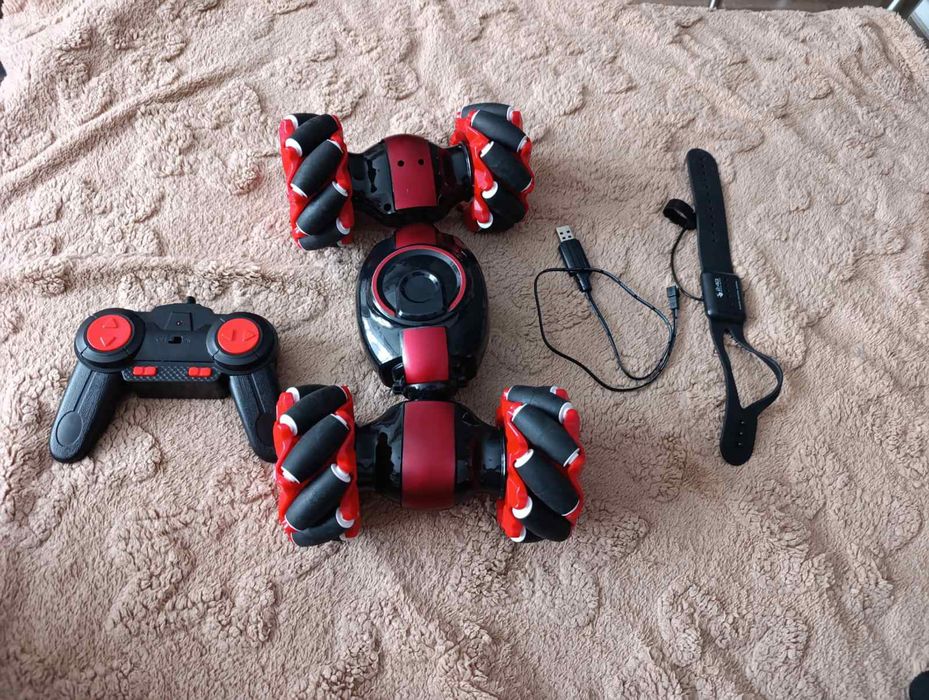 Машинка на пульте управления, перевёртыш